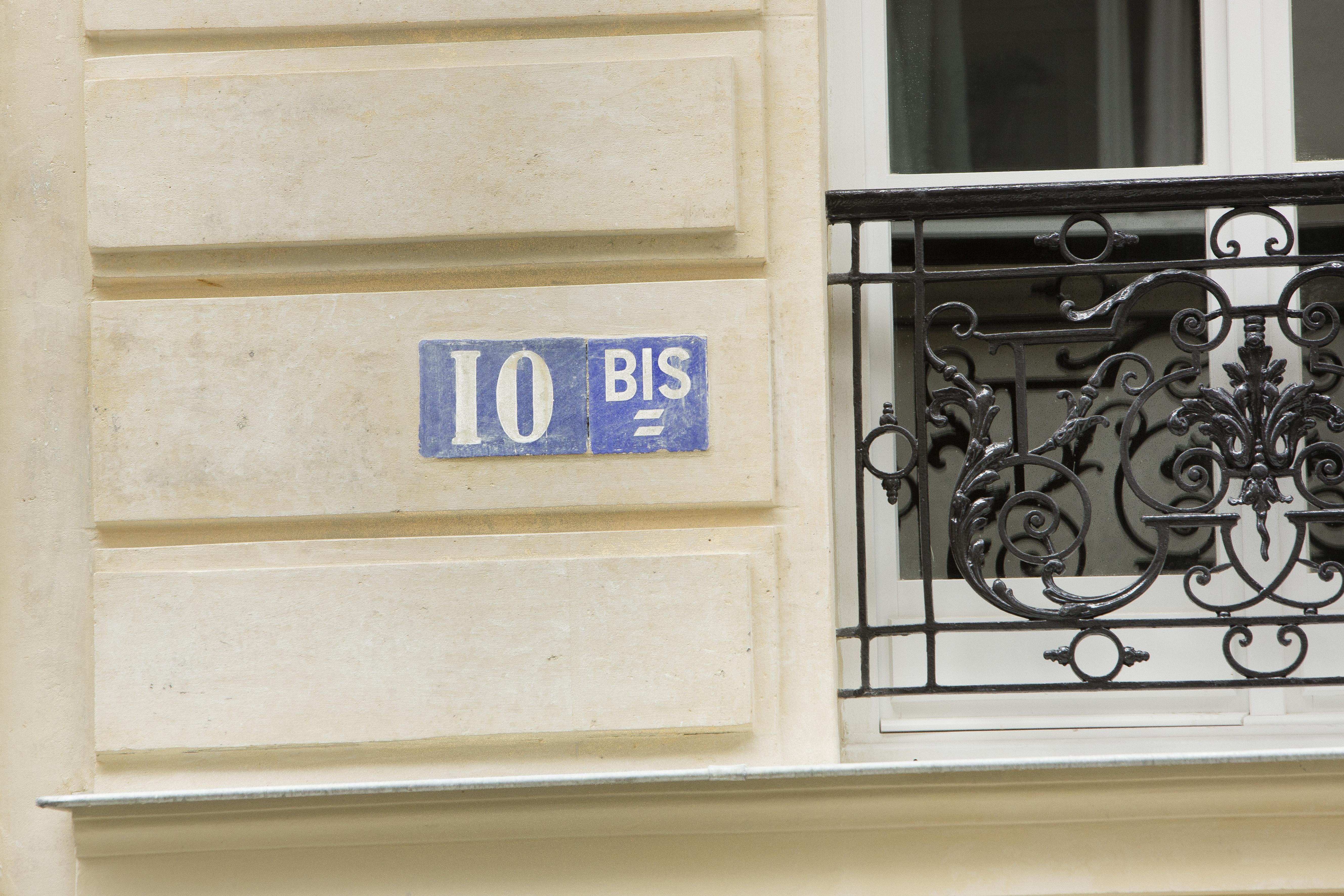 Hotel Le 10 Bis Paris Exterior photo